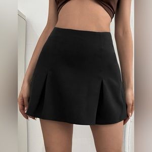 Solid Plicated Mini Skirt